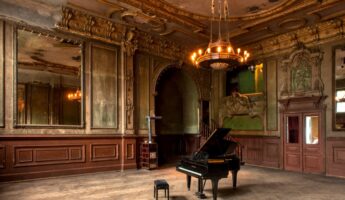 Claerchens Ballhaus Spiegelsaal Piano