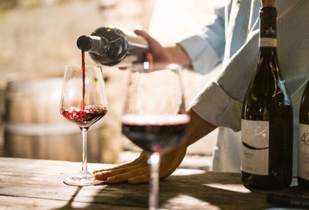 Bar à vin naturel : dégustation au comptoir